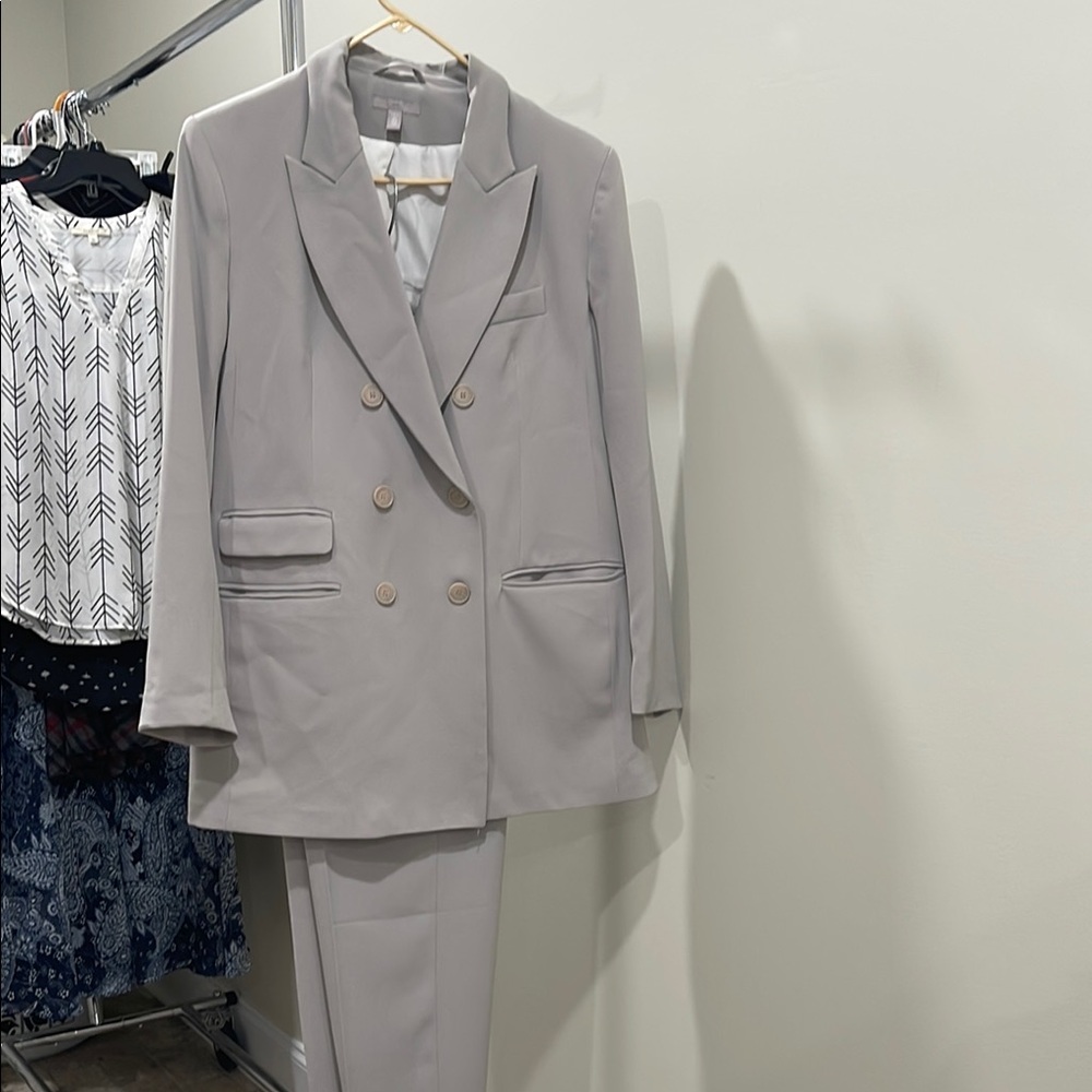 Chic Double-Breasted Light Sage Blazer and Pants Set